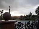 еще видны лучи последние
