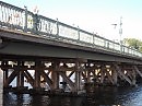 Деревянный  мостик