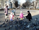 ДЕТИ И ГОЛУБИ.