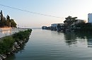 А речка впадает в море