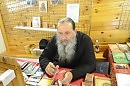 Священник - торговец.