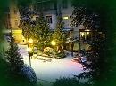 На аллее старой