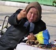 А я с портретами "своих" иду в сортир