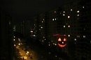 в полуночной тишине городского праздника