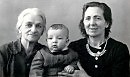 С бабушкой и пробабушкой